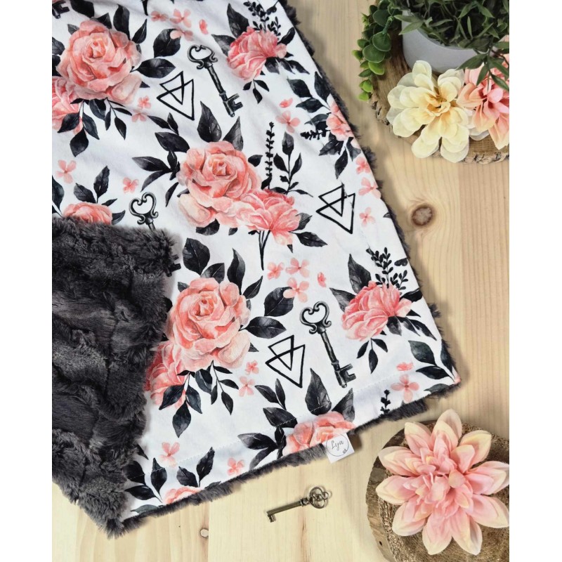 Roses of love - Ready to ship - Blanket - Charcoal